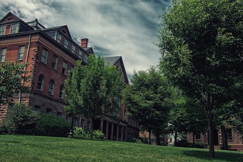 thumb 20050612%20 %20Places%20 %20Historic%20Brick%20Building%20In%20New%20York%20%282005%29